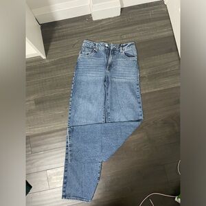 01’ Women’s Wide Leg Jeans 

Never worn, brand new with tags a